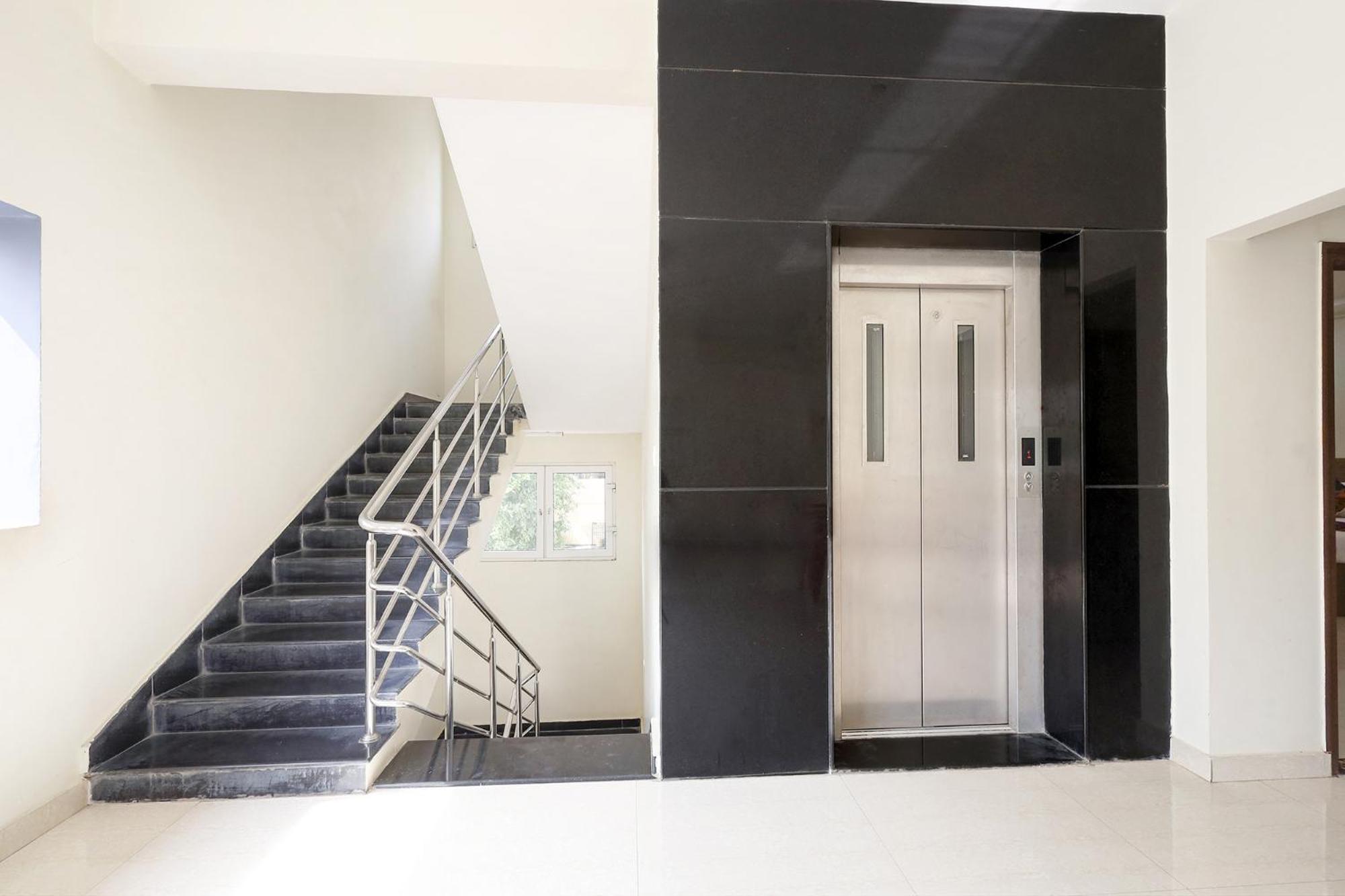 Fabhotel Karthikeya Residency - Tirupati Bus Stand - 900M Εξωτερικό φωτογραφία